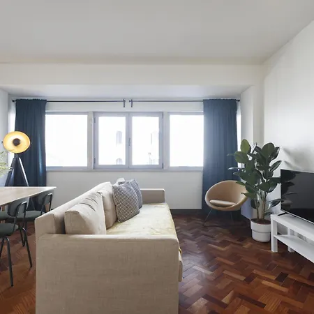 Апартаменты Neegroni Balcony In - By Misha's Place 1a *