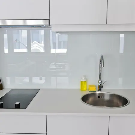 Апартаменты Neegroni Balcony In - By Misha's Place 1a *